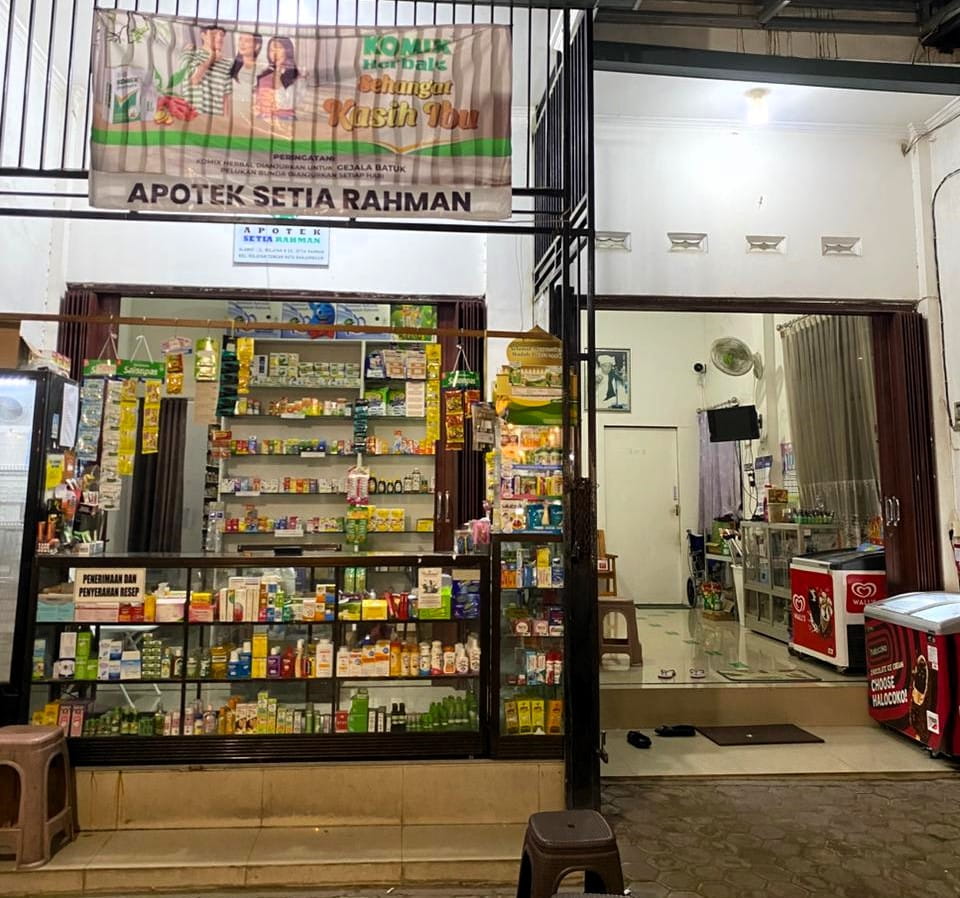 apotek setia rahman tampak depan